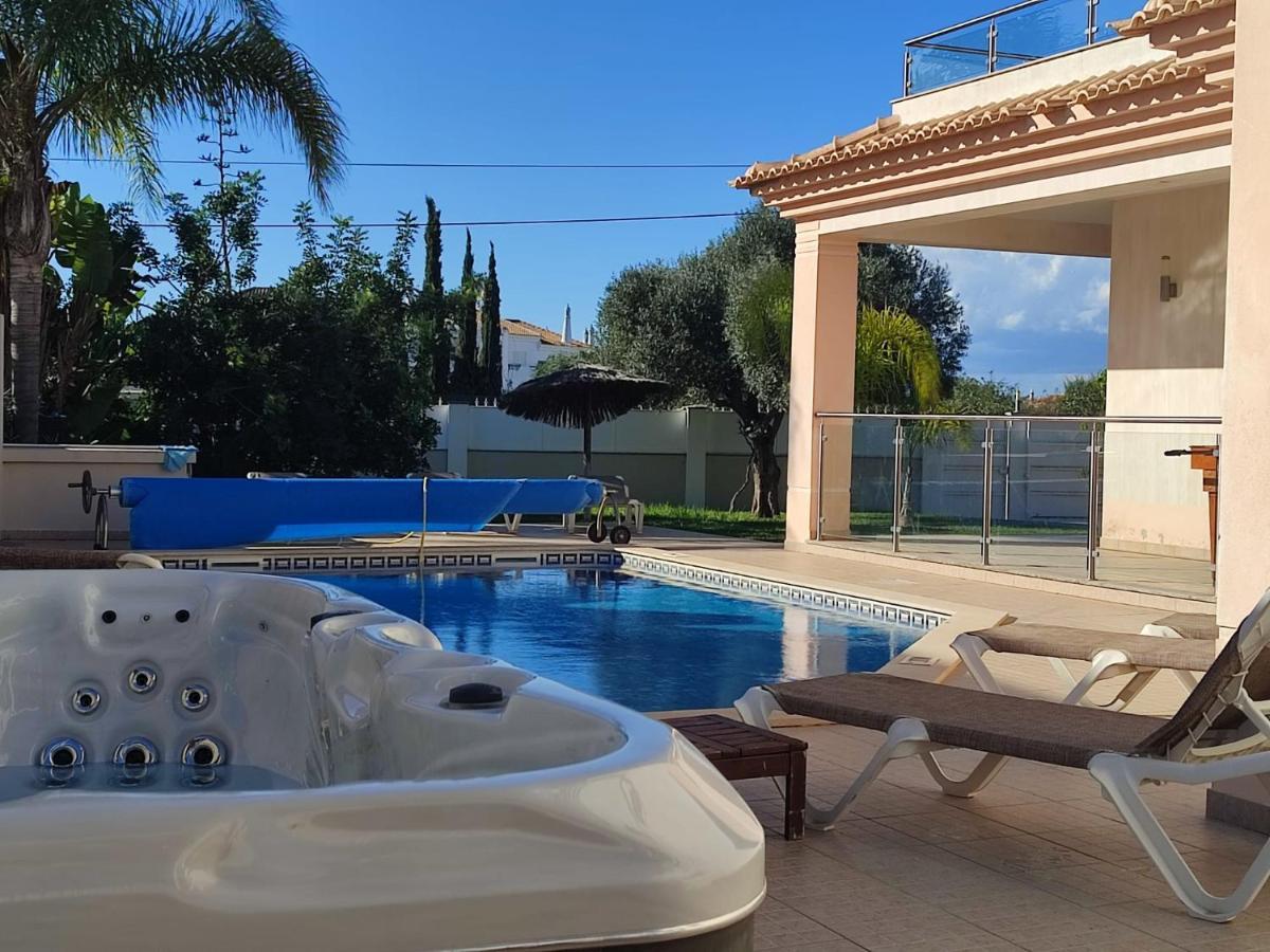 Ruana - 5 Bedrooms On Suite- Free Out Door Hot Jacuzzi - By Bedzy Albufeira